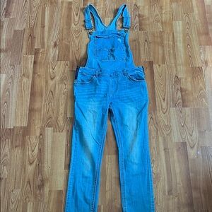 Blue Denim Women's Overalls Jeans - Classic Bib Front
Y2k 90s women’s small